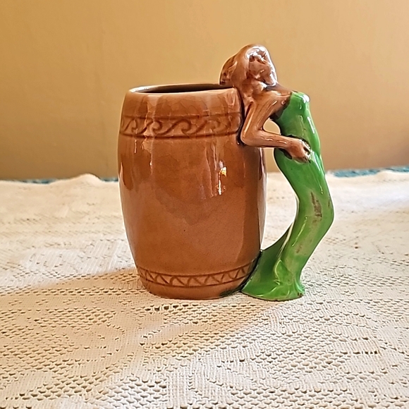 Vintage Risqué Pose Lady Mug - Picture 1 of 7